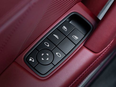 Certified 2025 Porsche 911 Turbo S AWD/4WD image 21