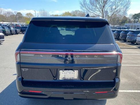 New 2026 Lincoln Navigator Reserve AWD/4WD image 29