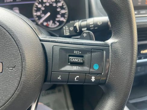 Used 2024 Nissan Rogue SV FWD image 22