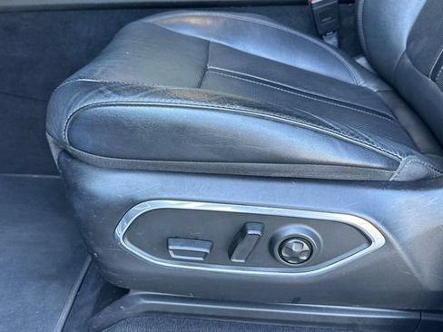 Used 2023 Jeep Wagoneer L Series III w/ Preferred Equipment Group AWD/4WD image 13