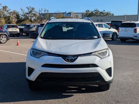 Used 2018 Toyota RAV4 LE image 8
