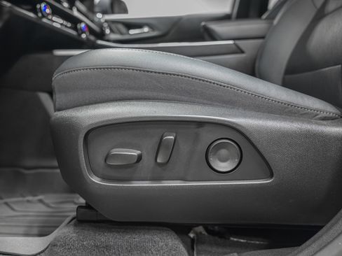 Used 2025 Chevrolet Equinox LT w/ Convenience Package II AWD/4WD image 14