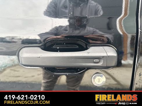 Used 2022 Jeep Gladiator Rubicon w/ Cold Weather Group image 19