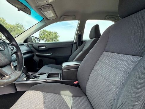 Used 2017 Toyota Camry LE FWD image 10