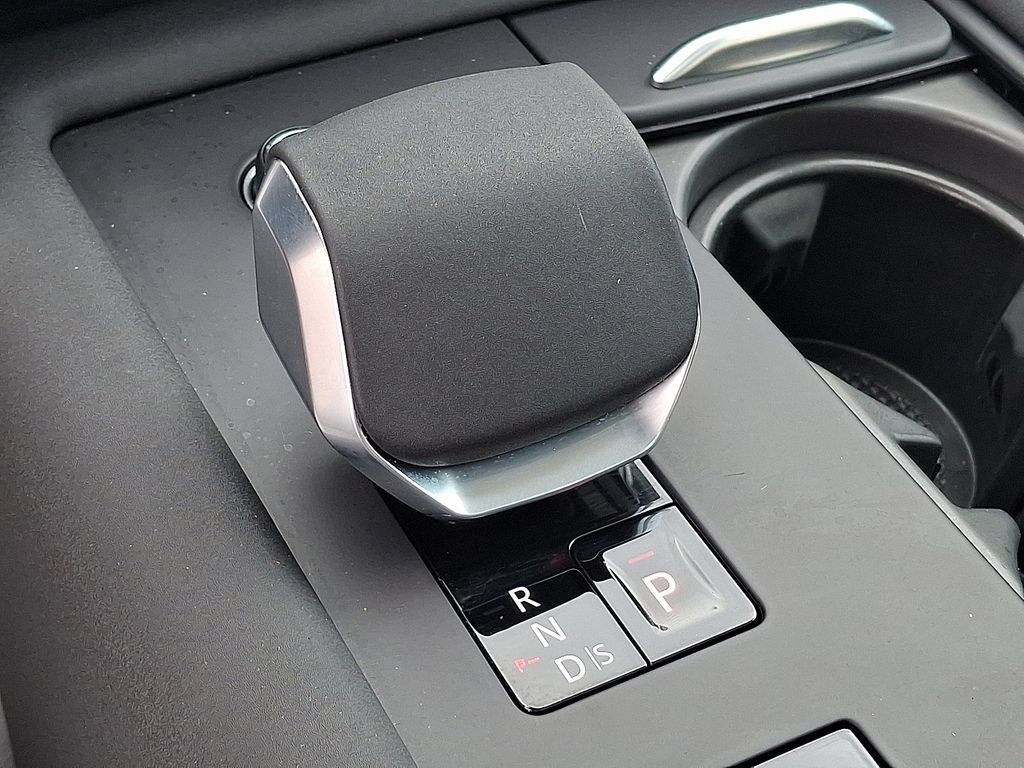 Used 2026 Land Rover Discovery S AWD/4WD image 20