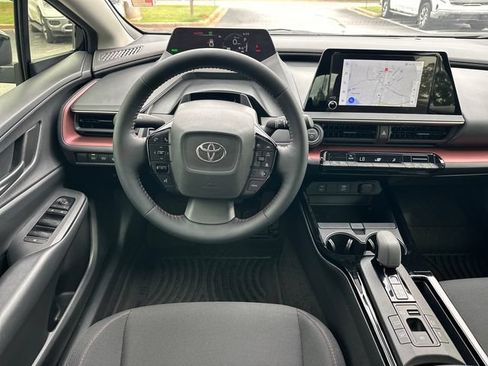 Used 2025 Toyota Prius Plug-In Hybrid FWD image 10