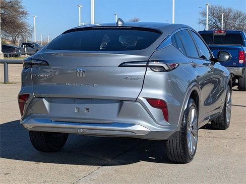 Certified 2024 Buick Envista Avenir image 4