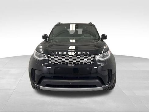 New 2025 Land Rover Discovery S image 2