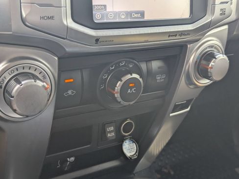 Used 2018 Toyota 4Runner SR5 Premium AWD/4WD image 18