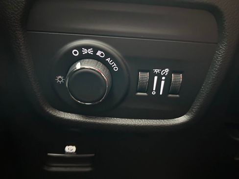 Certified 2023 Jeep Grand Cherokee L Laredo image 20