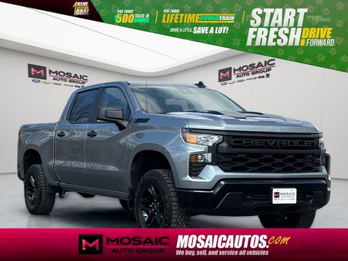 Used 2024 Chevrolet Silverado 1500 Custom Trail Boss w/ Dark Appearance Package AWD/4WD image 1