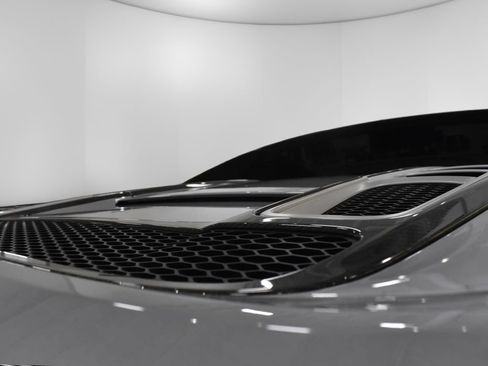 Used 2017 Audi R8 V10 w/ Carbon Exterior Package image 21