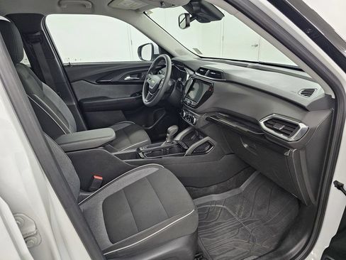 Used 2022 Chevrolet TrailBlazer LT w/ Convenience Package FWD image 26