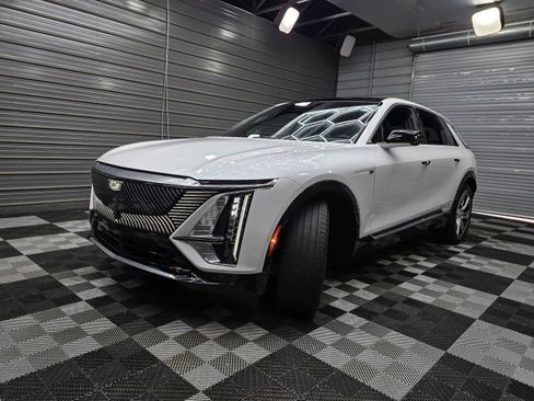 Used 2024 Cadillac Lyriq Tech w/ Driver Assist Package AWD/4WD image 42