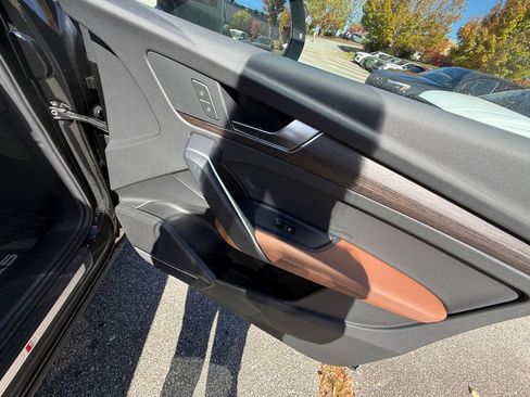 Used 2025 Audi Q5 2.0T Premium Plus w/ Premium Plus Package image 31