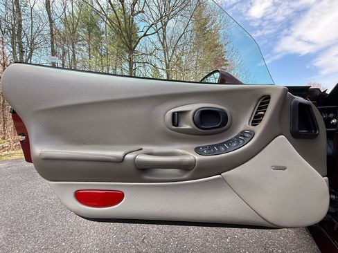 Used 2003 Chevrolet Corvette Convertible w/ Preferred Equipment Group1 image 22