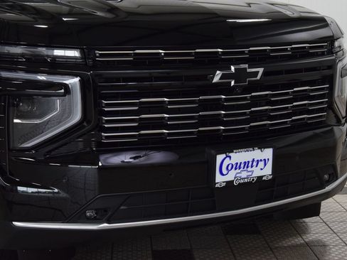 Used 2025 Chevrolet Tahoe High Country AWD/4WD image 13