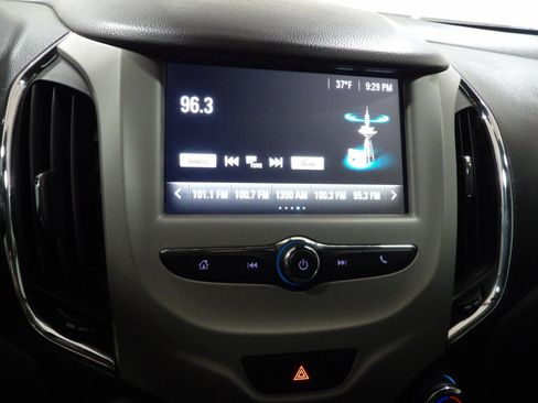 Used 2018 Chevrolet Cruze LS FWD image 11