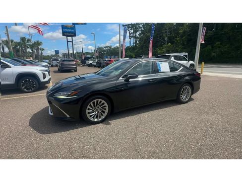 Used 2023 Lexus ES 300h w/ Accessory Package (Z2) FWD image 6