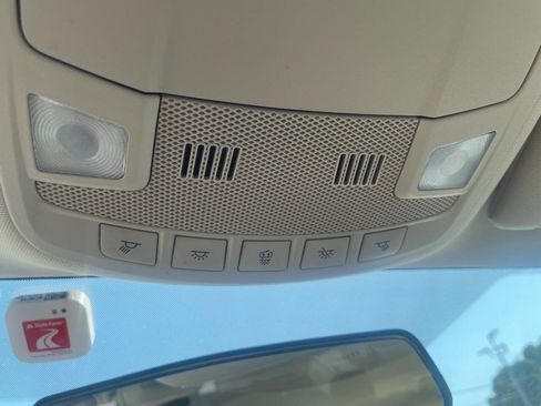 Used 2018 Ford Fusion SE FWD image 19