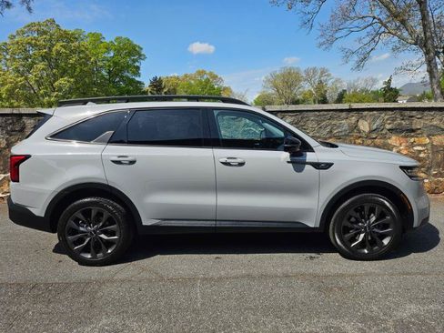 Used 2023 Kia Sorento SX Prestige AWD/4WD image 9