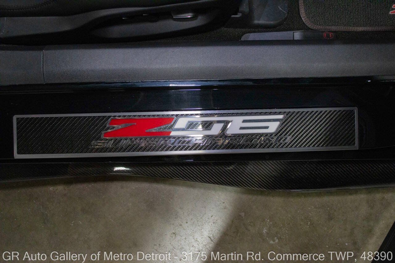 Used 2016 Chevrolet Corvette Z06 w/ 3LZ Preferred Equipment Group RWD image 40