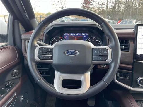 Used 2024 Ford Expedition Limited image 20
