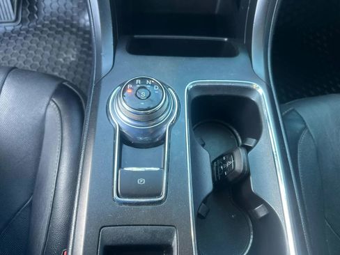Used 2017 Ford Fusion Titanium FWD image 9