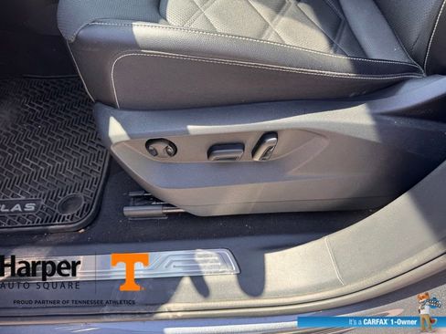 Used 2024 Volkswagen Atlas SE image 18