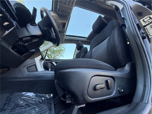 Used 2017 Subaru Forester 2.5i Premium AWD/4WD image 18