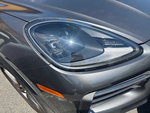 Certified 2023 Porsche Cayenne Coupe AWD/4WD image 2