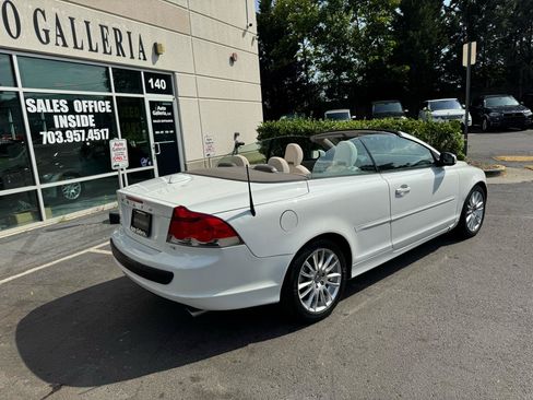Used 2009 Volvo C70 T5 FWD image 2