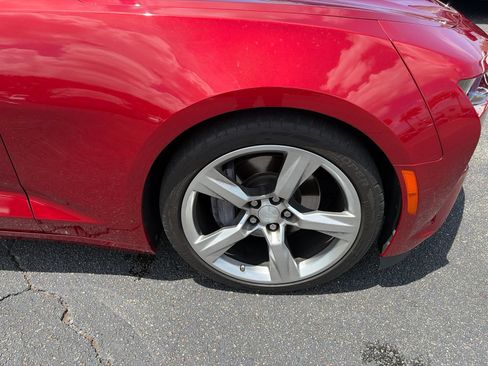 Used 2018 Chevrolet Camaro SS RWD image 9