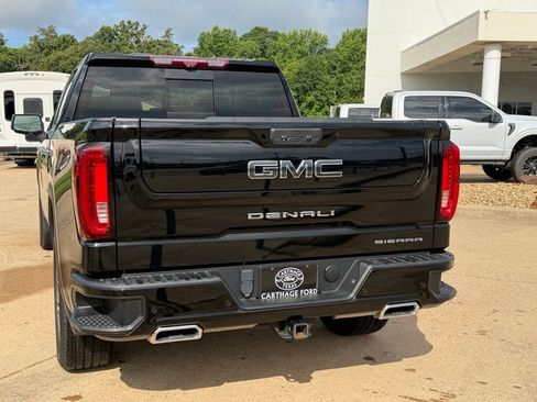 Used 2022 GMC Sierra 1500 Denali Ultimate AWD/4WD image 4