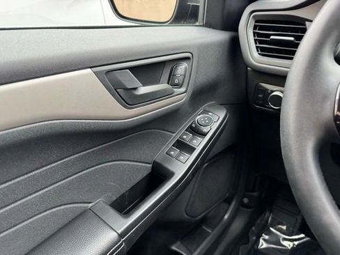 Used 2022 Ford Escape SE w/ Convenience Package image 29