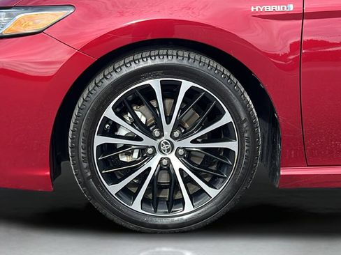 Used 2018 Toyota Camry SE FWD image 24