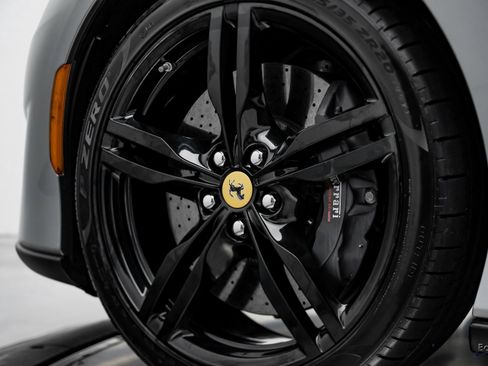 Used 2019 Ferrari Portofino image 91