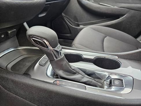 Used 2024 Chevrolet Malibu LT image 24