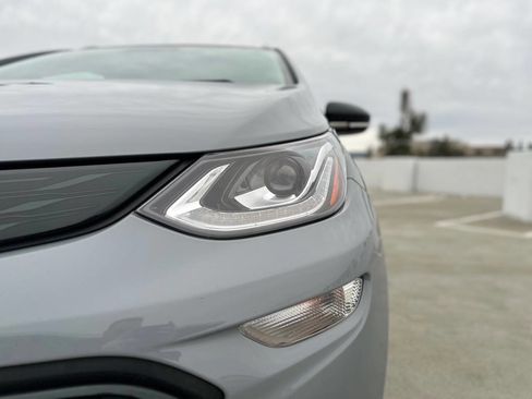 Used 2019 Chevrolet Bolt Premier w/ Infotainment Package image 4