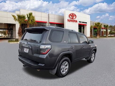 Used 2018 Toyota 4Runner SR5 image 5