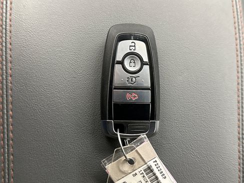 Used 2025 Ford Explorer Active AWD/4WD image 20