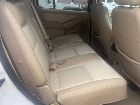 Used 2006 Ford Explorer XLT AWD/4WD image 7