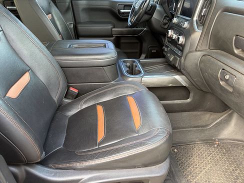 Certified 2021 GMC Sierra 1500 AT4 w/ AT4 Premium Package AWD/4WD image 9