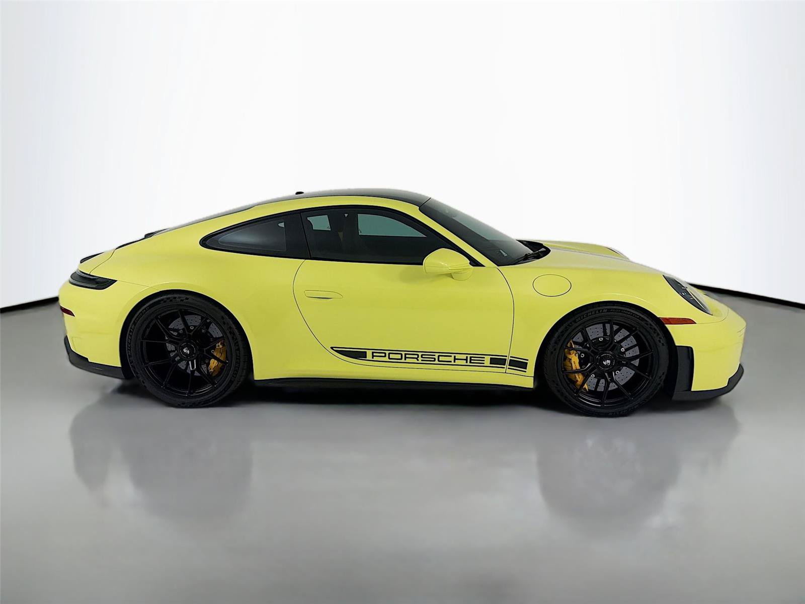 Used 2026 Porsche 911 GT3 RWD image 25