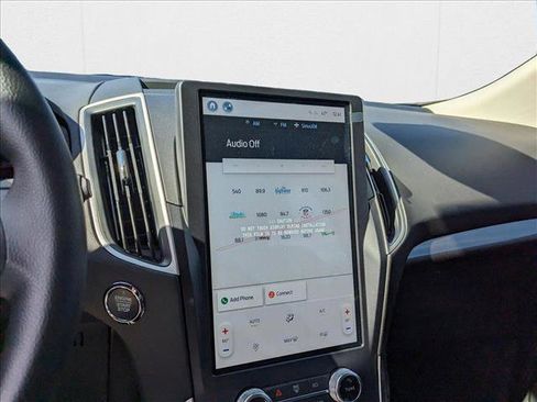 New 2024 Ford Edge SE image 13