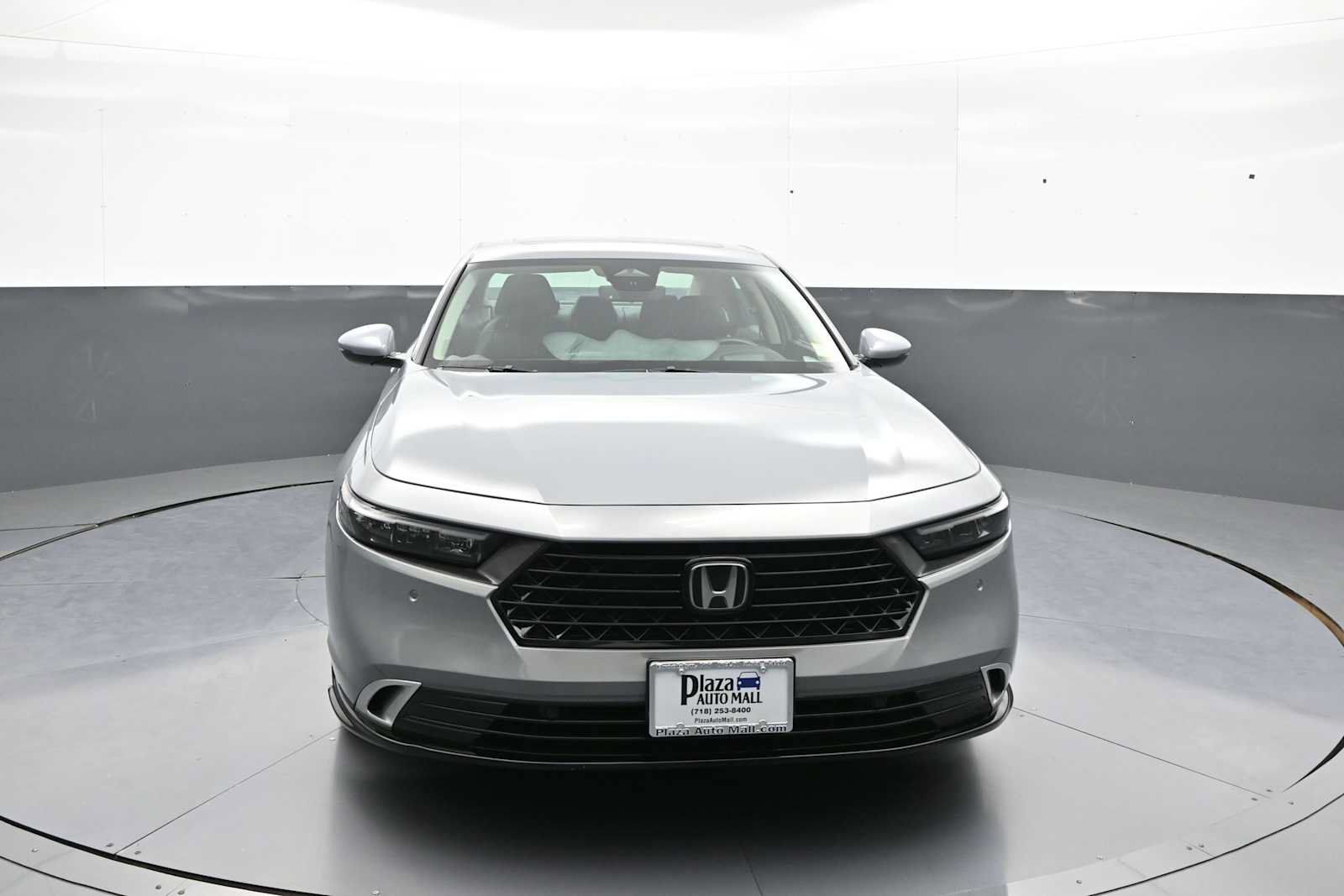 Used 2023 Honda Accord Touring image 3