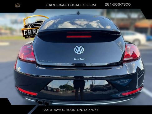 Used 2018 Volkswagen Beetle 2.0T SE FWD image 4