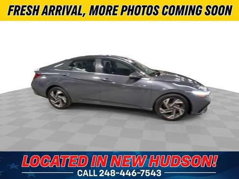 Used 2025 Hyundai Elantra SEL FWD image 3