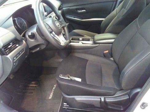 Used 2024 Nissan Sentra SV FWD image 3