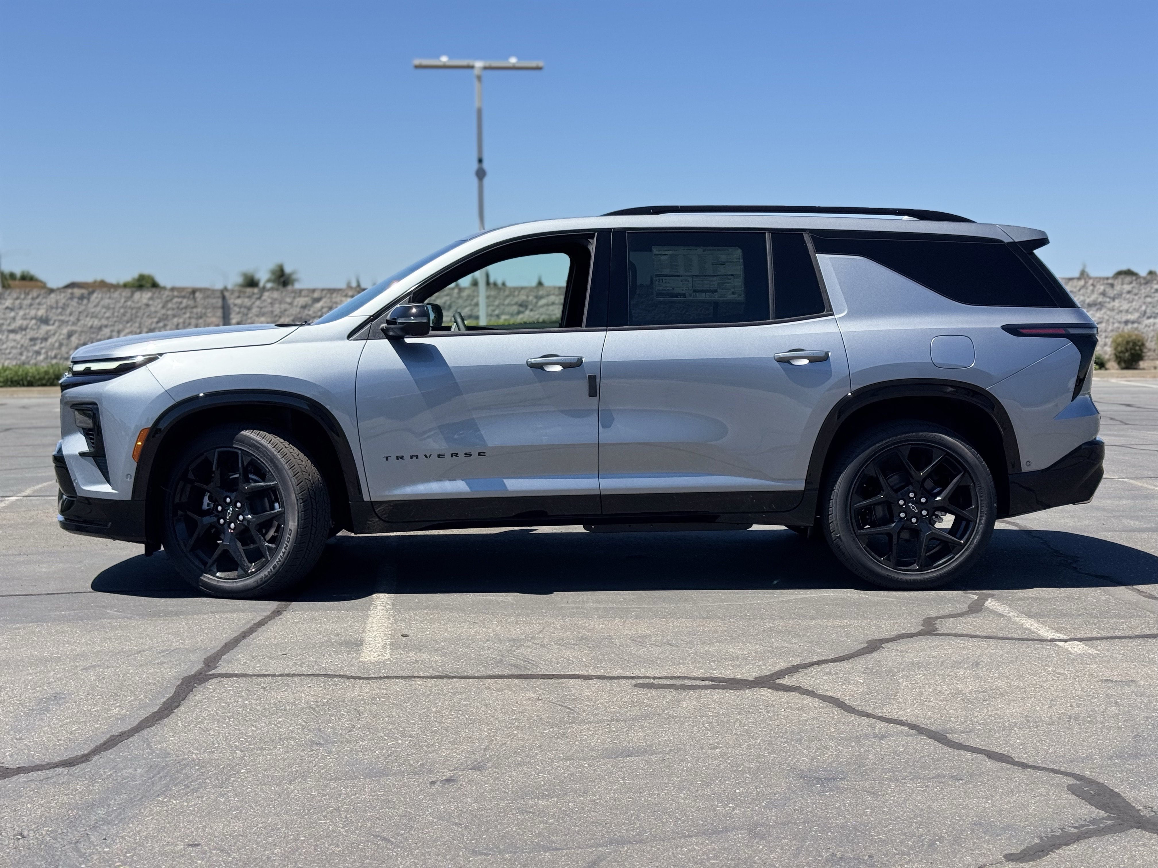 New 2026 Chevrolet Traverse RS w/ LPO, Floor Liner Package AWD/4WD image 4